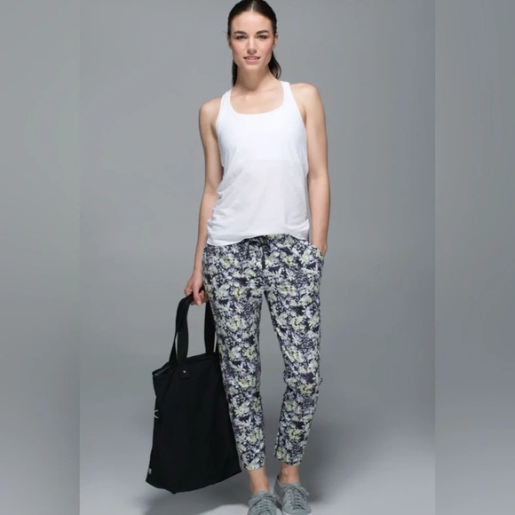 Lululemon Jet Crop *Luxtreme (Slim) - Picture 4 of 5